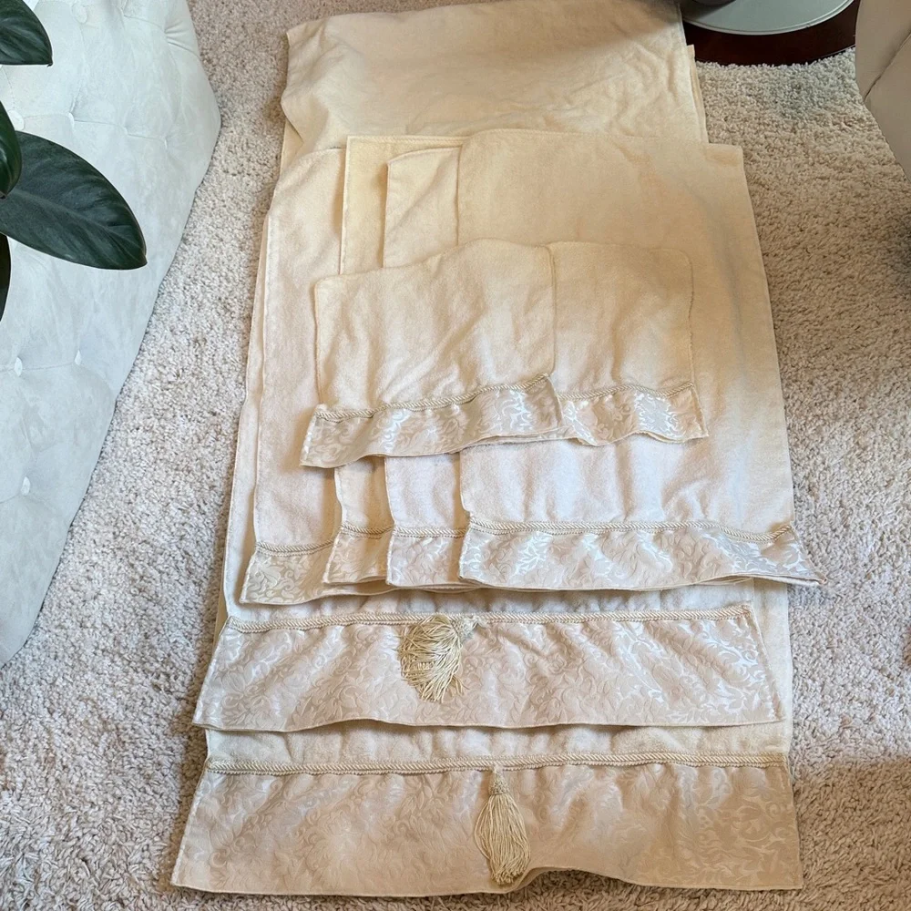 Cream Tassel scroll decorative bathroom towel hand towel washrag new Bed bath